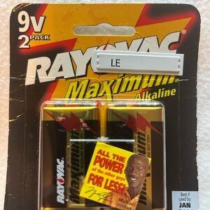 Maximum Alkaline 9V Batteries - 2 Pack, Black and Yellow Rayovac